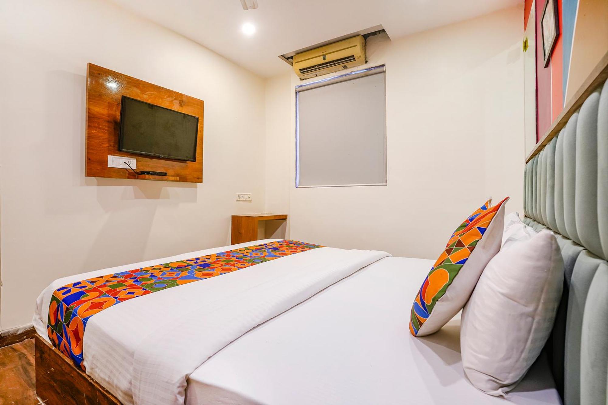 Fabhotel Twigo Inn Мумбай Екстериор снимка