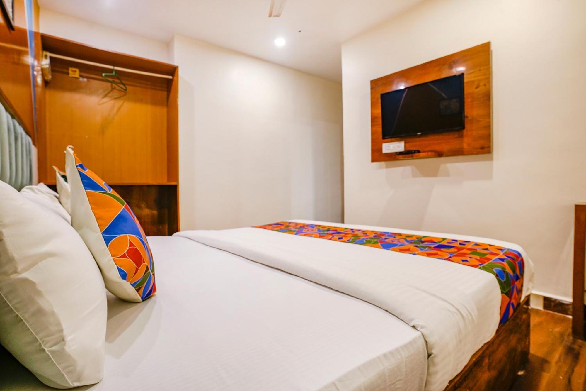 Fabhotel Twigo Inn Мумбай Екстериор снимка