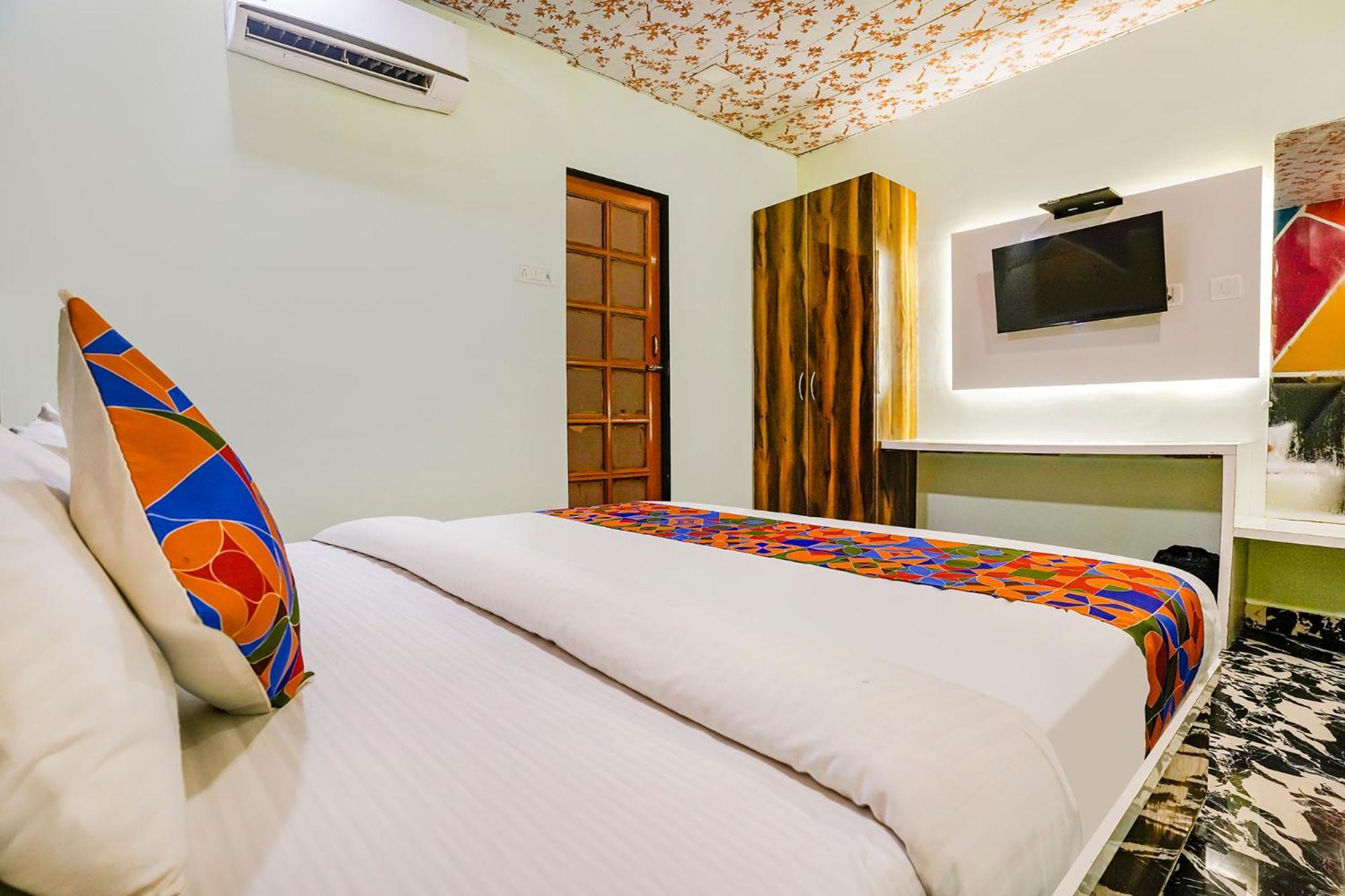 Fabhotel Twigo Inn Мумбай Екстериор снимка