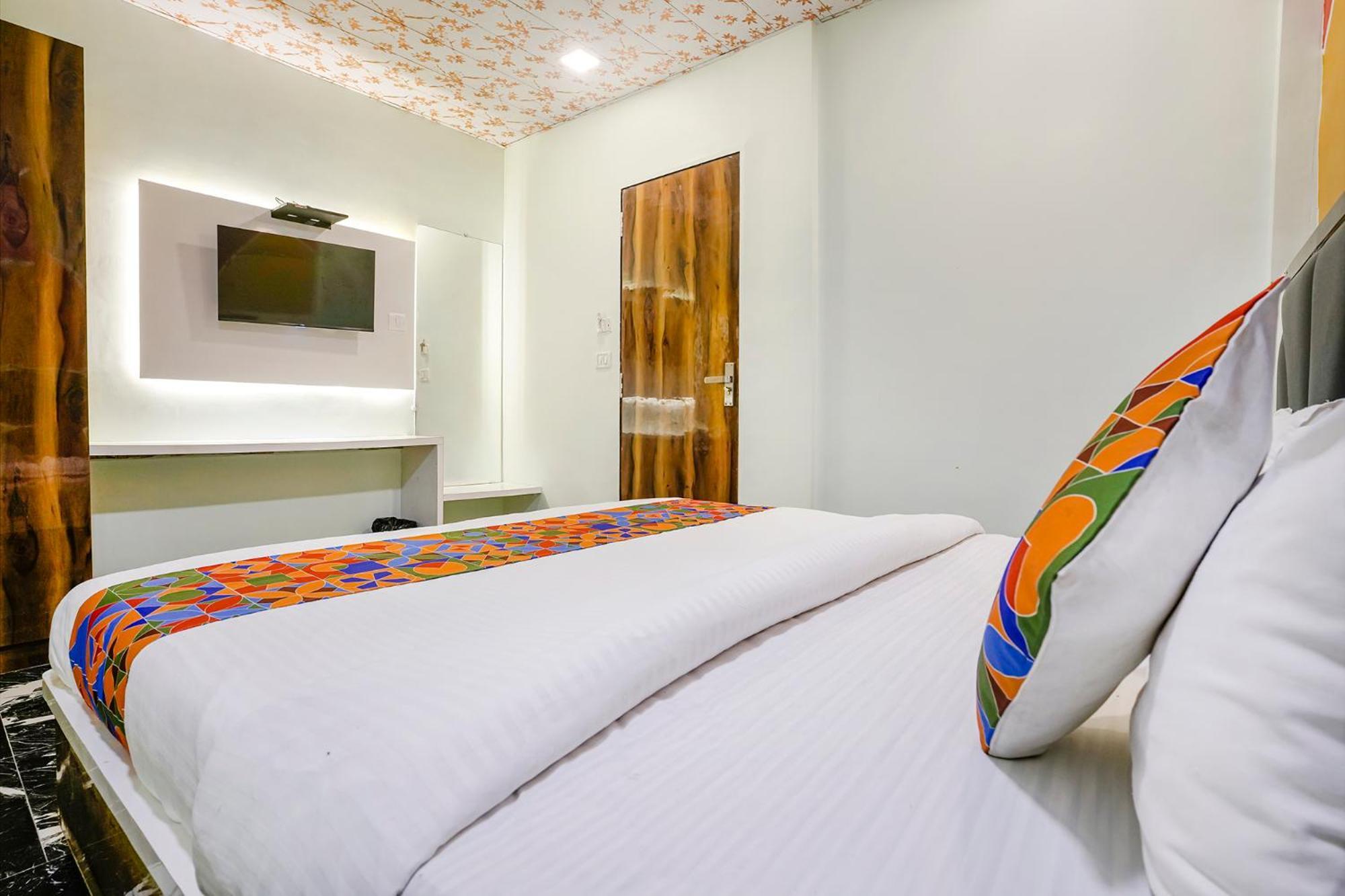 Fabhotel Twigo Inn Мумбай Екстериор снимка