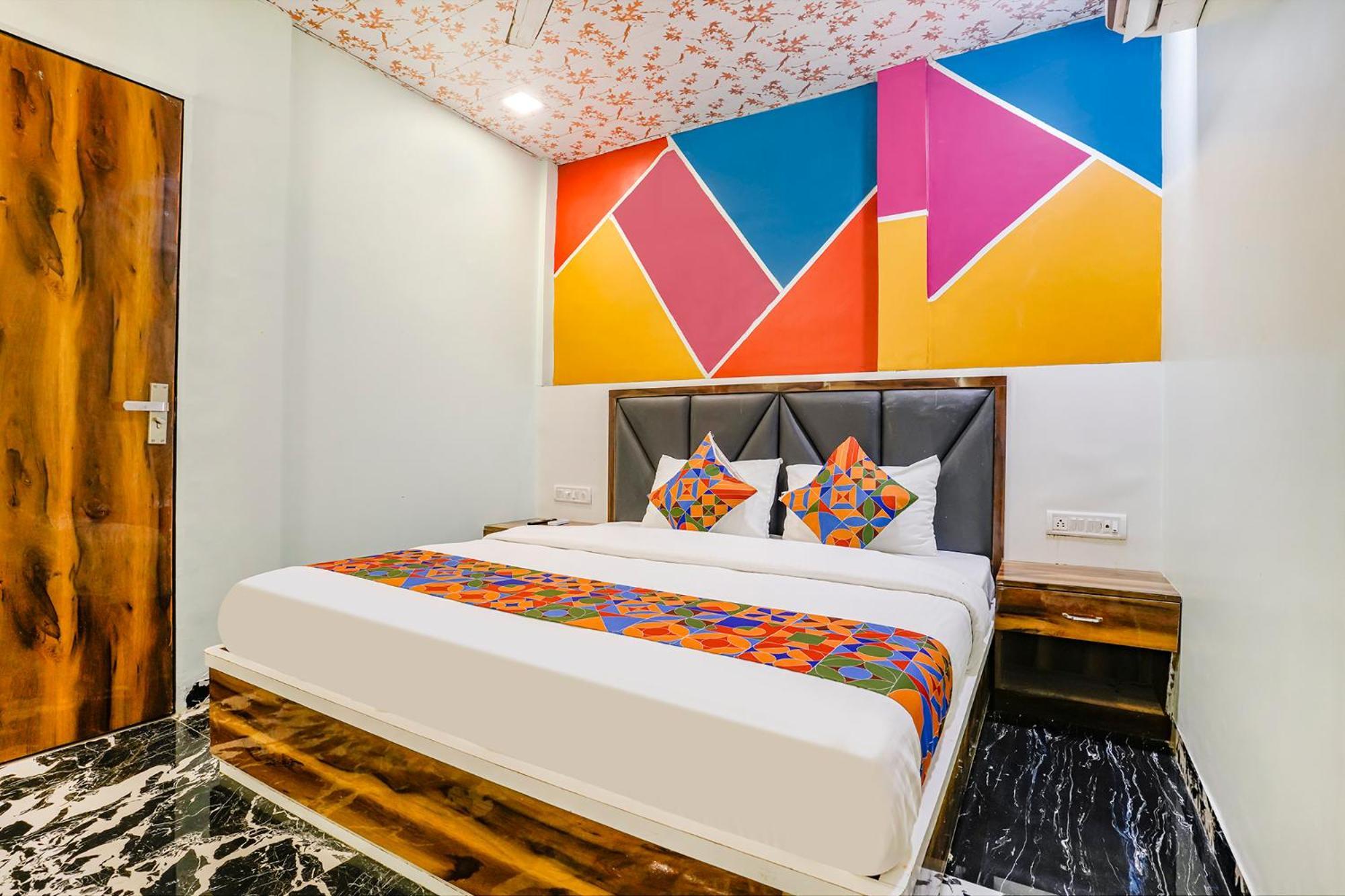Fabhotel Twigo Inn Мумбай Екстериор снимка